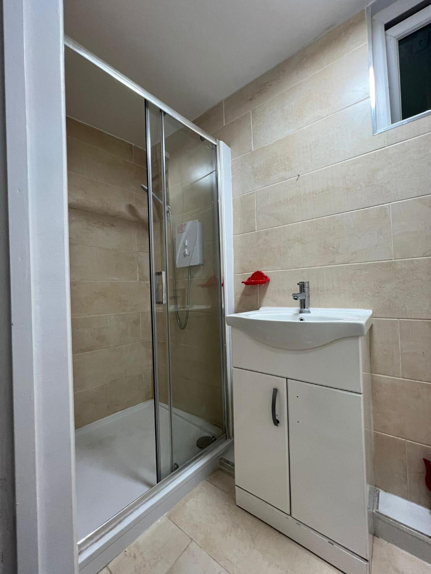 Starlet Manor Park Appartement Londen Buitenkant foto