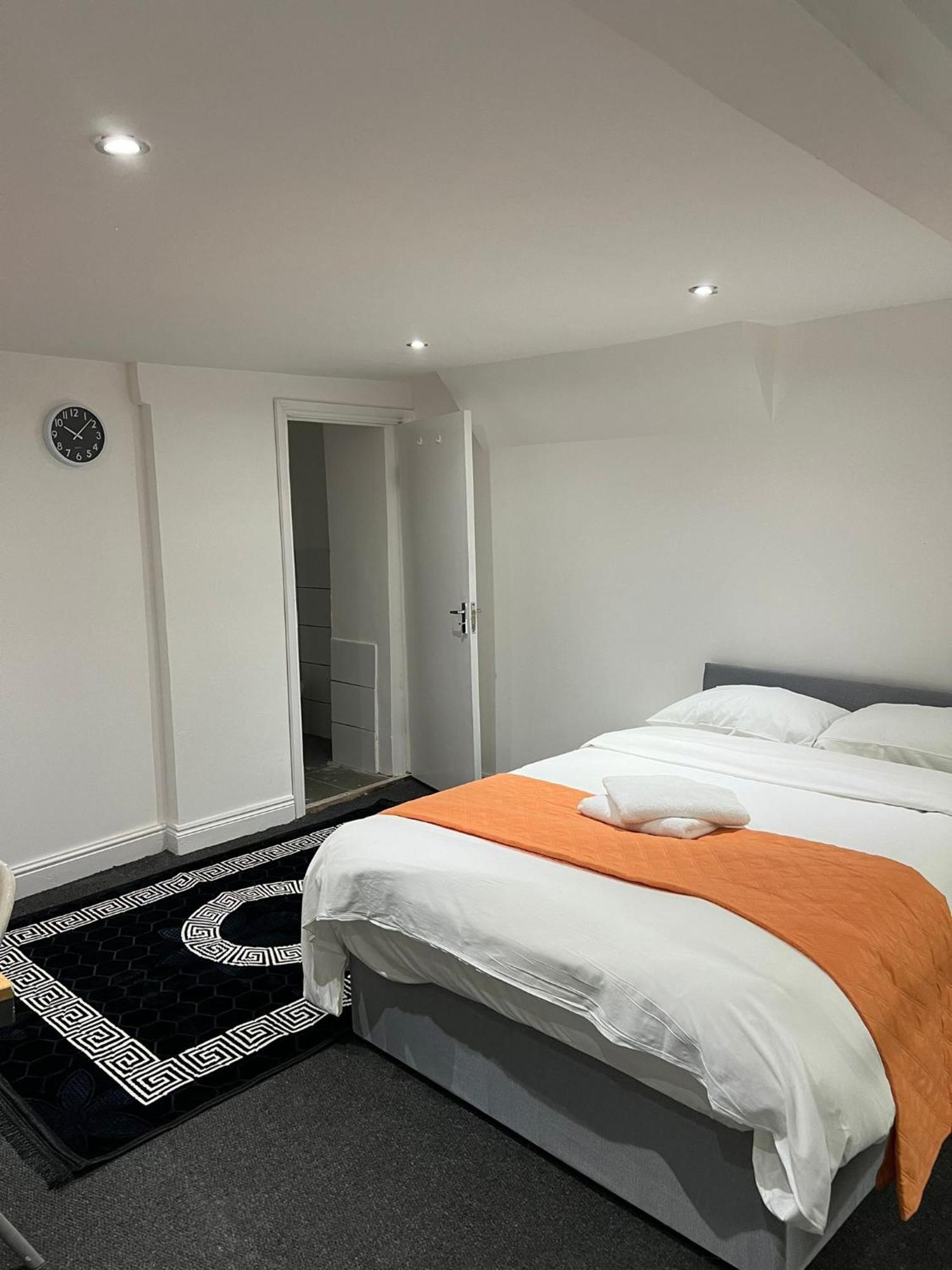 Starlet Manor Park Appartement Londen Buitenkant foto