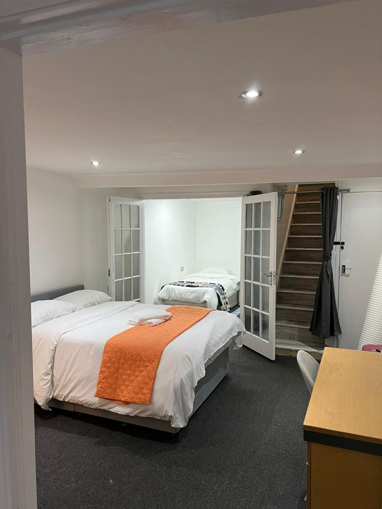 Starlet Manor Park Appartement Londen Buitenkant foto