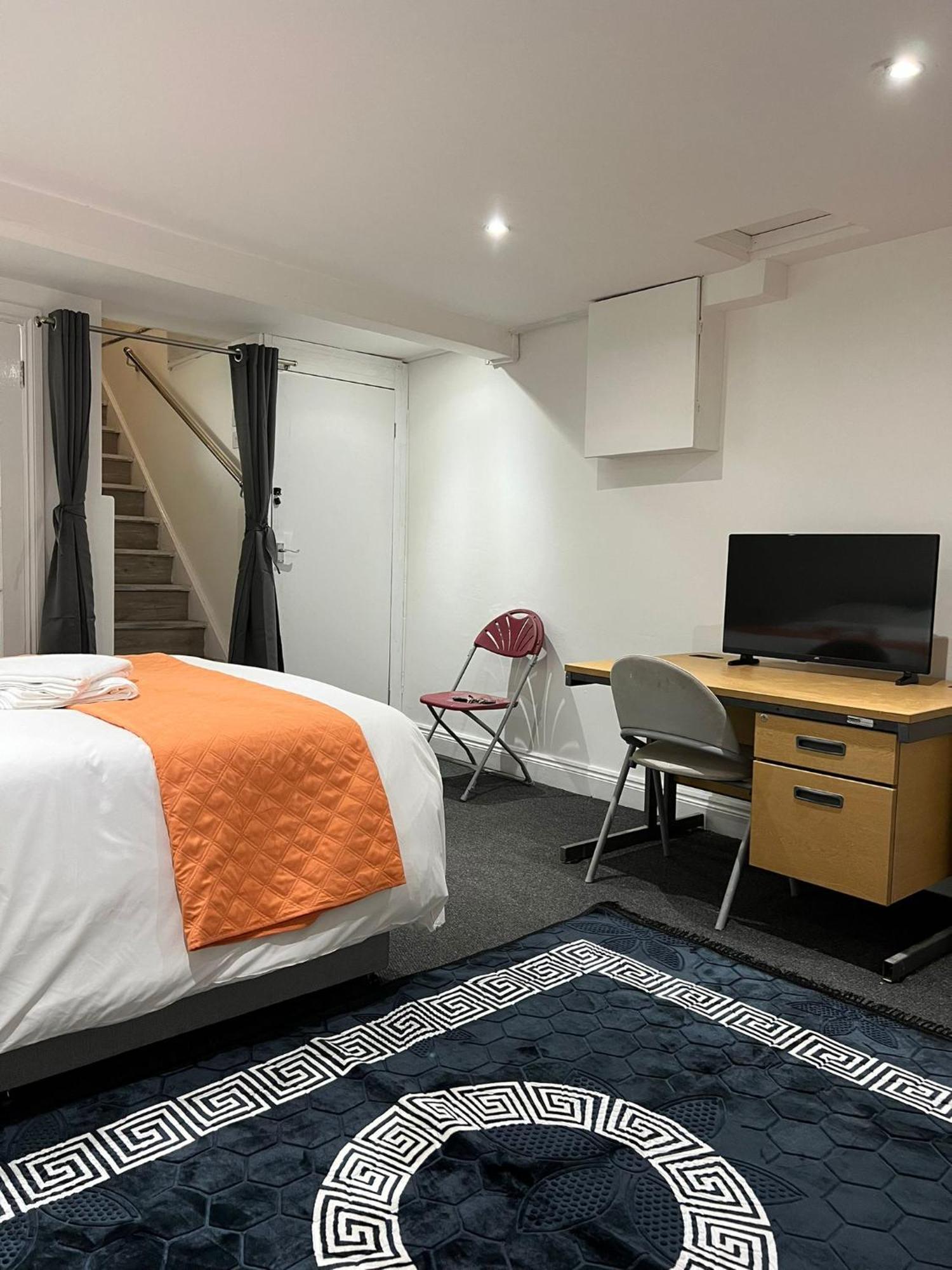 Starlet Manor Park Appartement Londen Buitenkant foto