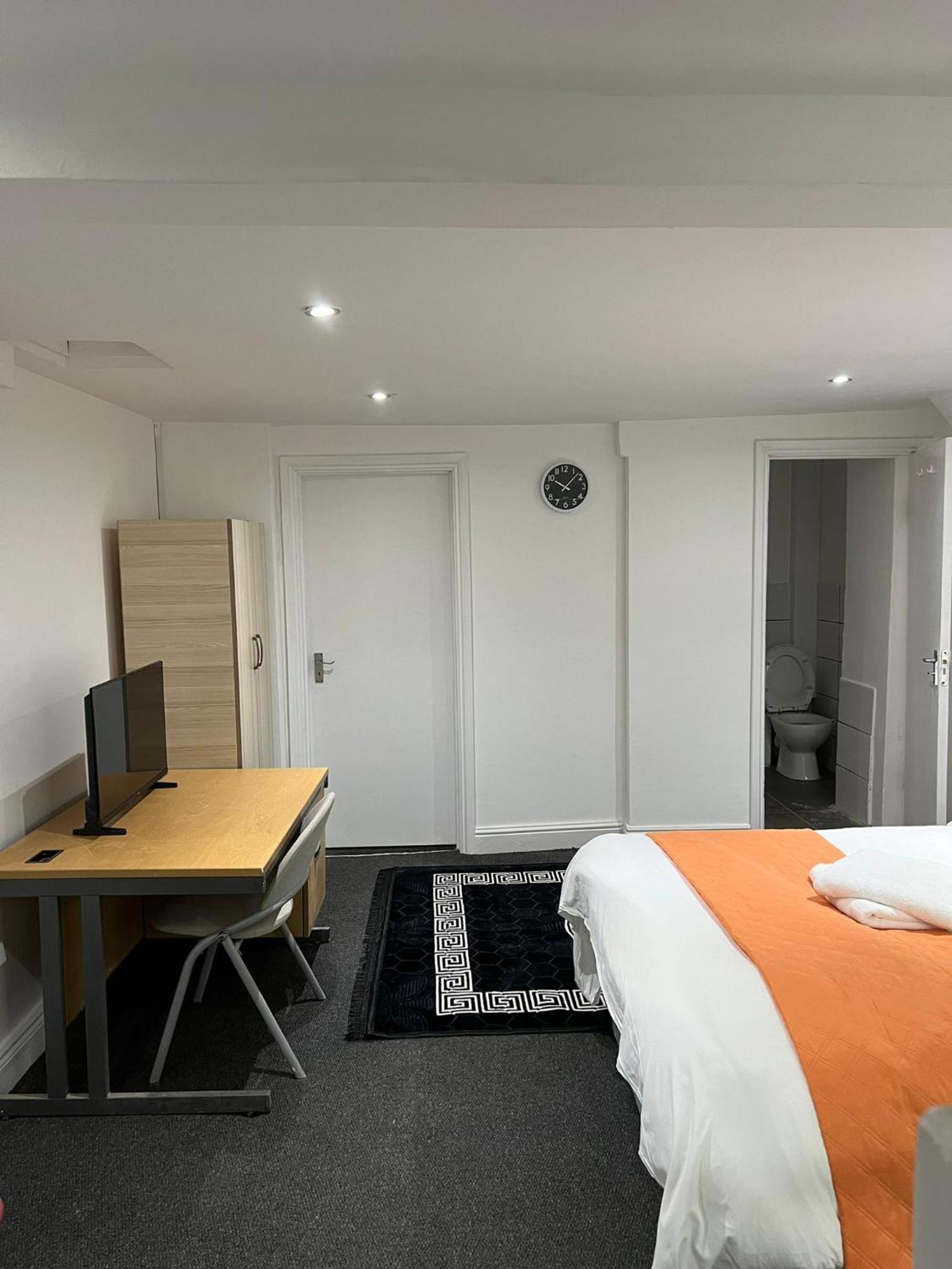 Starlet Manor Park Appartement Londen Buitenkant foto