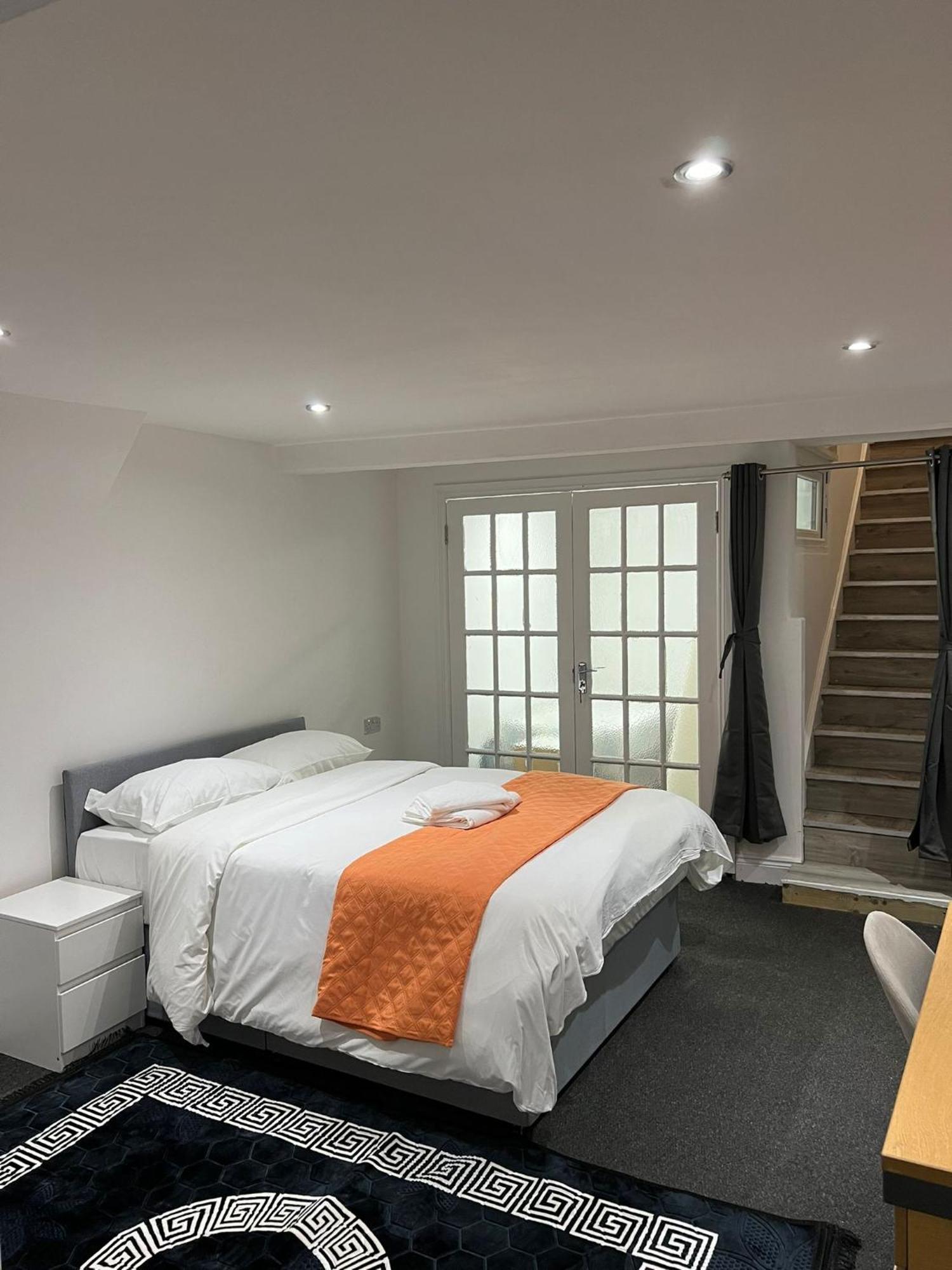 Starlet Manor Park Appartement Londen Buitenkant foto